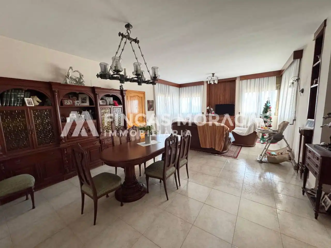Sala d'estar de Casa o xalet en venda en Cerdanyola del Vallès amb Aire condicionat, Calefacció i Jardí privat