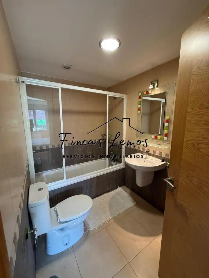 Bathroom of Flat for rent in Vimianzo  with Heating, Storage room and Furnished