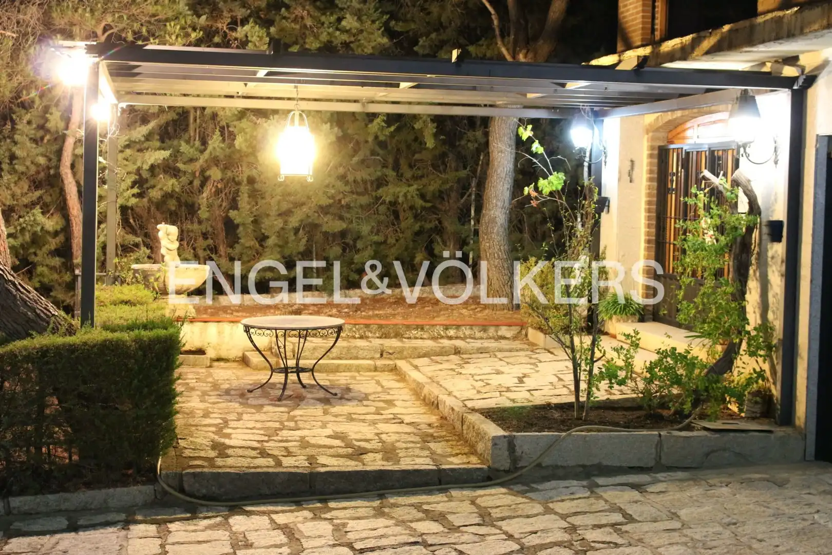 Terraza de Casa o chalet en venta en Cabanillas de la Sierra con Calefacción, Jardín privado y Piscina