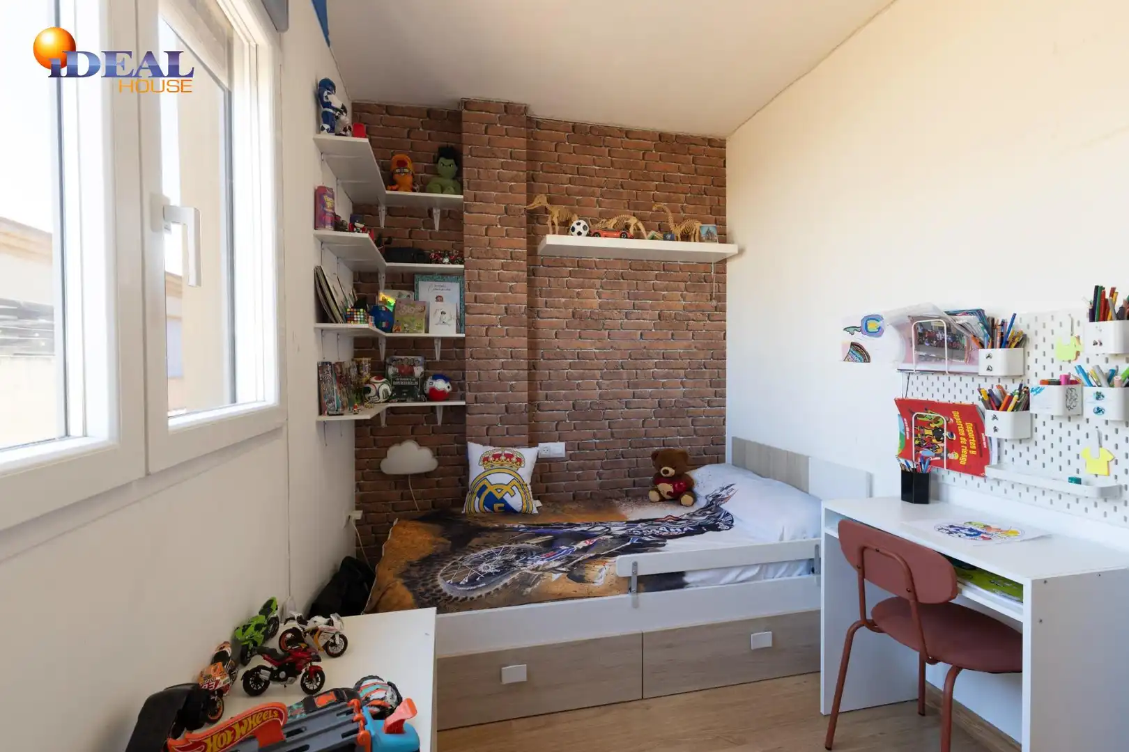 Habitación de Ático en venta en Alhendín con Aire acondicionado, Terraza y Trastero