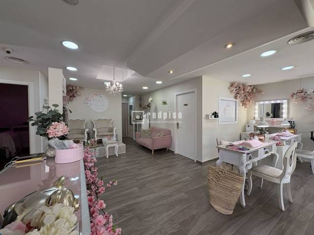 Local comercial en Venta en Martín Carpena - Torre del Río