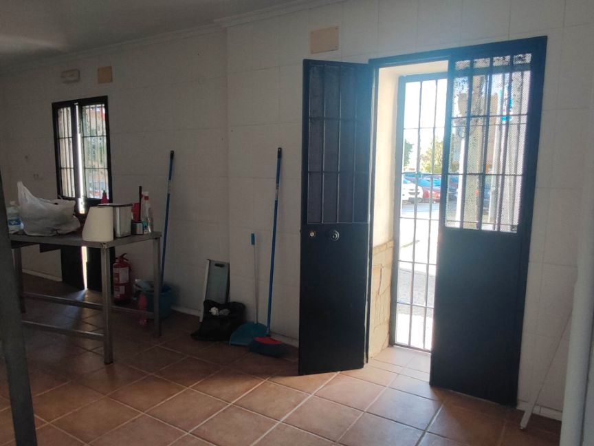 Premises to rent in Chiclana de la Frontera