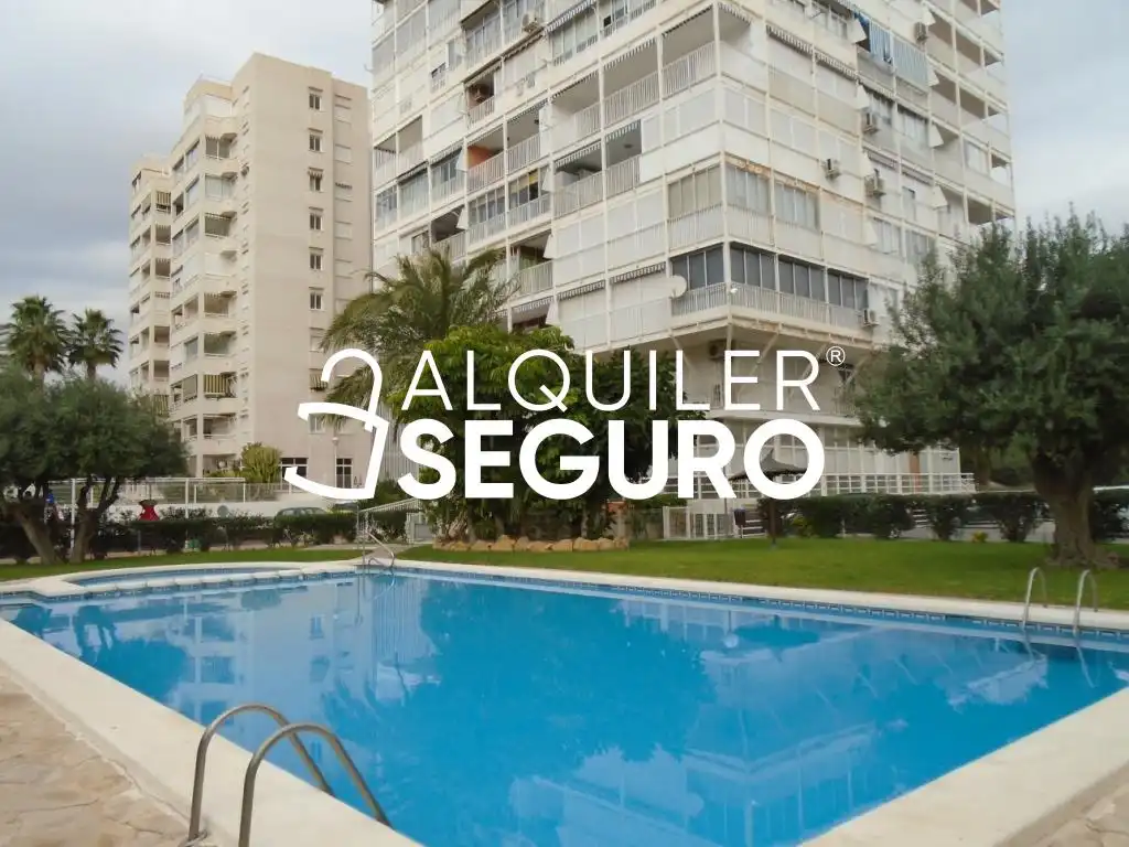Flat with pool to rent in Oviedo