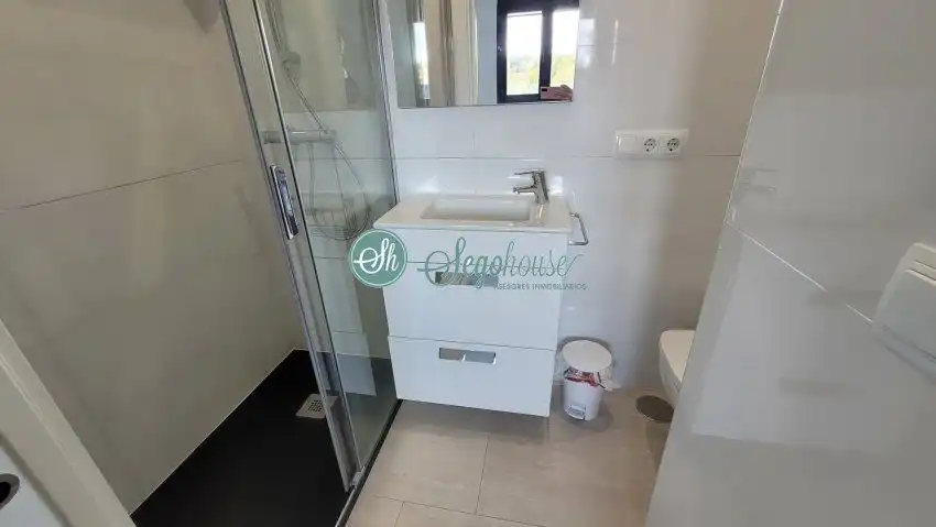 Baño de Piso de alquiler en Segovia con Aire acondicionado, Calefacción y Terraza