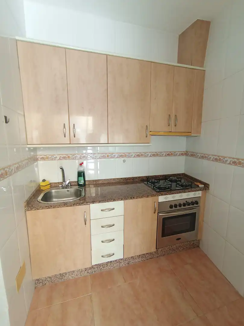 Cuina de Casa o xalet de lloguer en Cartagena amb Moblat, Forn i Rentadora