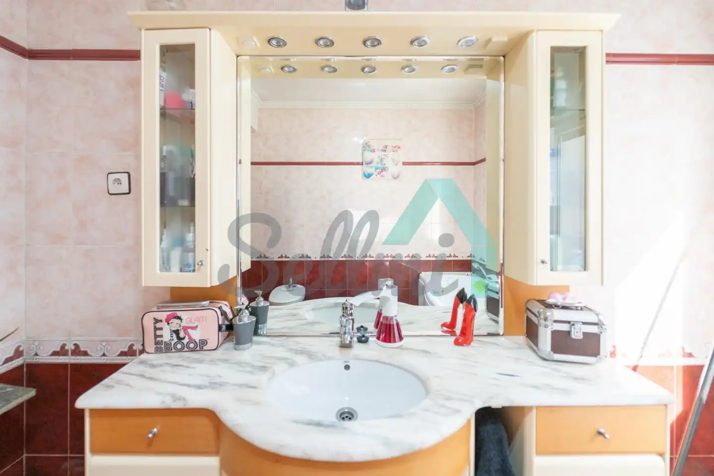 Badezimmer von Wohnung zum Verkauf in Oviedo  mit Heizung, Parkett und Terrasse