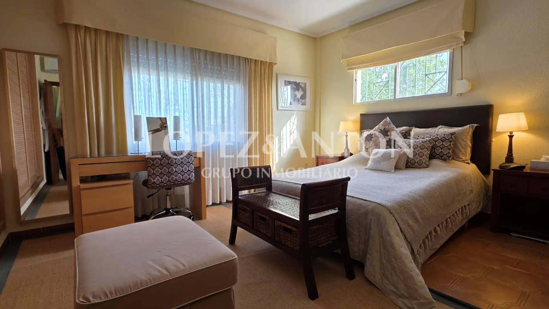 Bedroom of Houses for sale in L'Eliana  with Air Conditioner, Private garden and Terrace