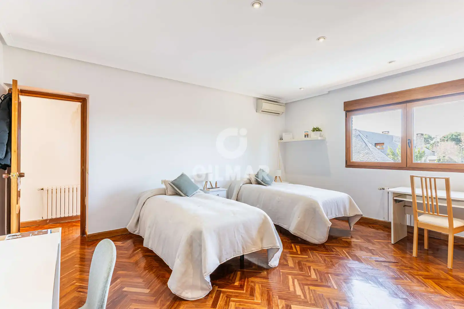 Habitación de Casa o chalet en venta en Pozuelo de Alarcón con Calefacción, Jardín privado y Piscina