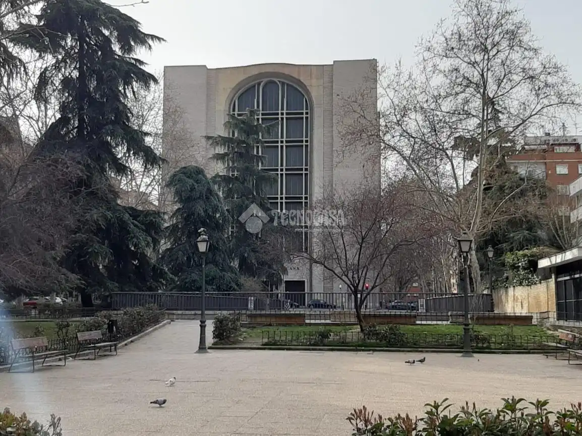 Vista exterior de Piso en venta en Madrid