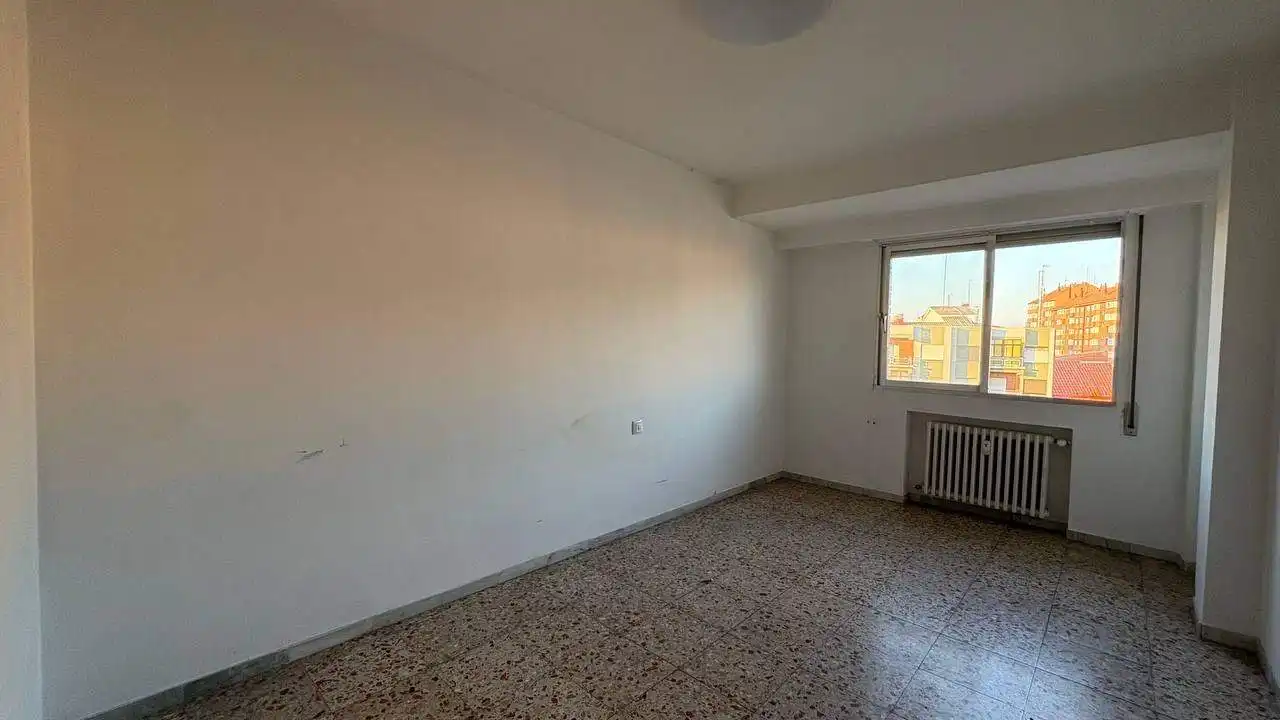Habitación de Piso en venta en León Capital  con Terraza