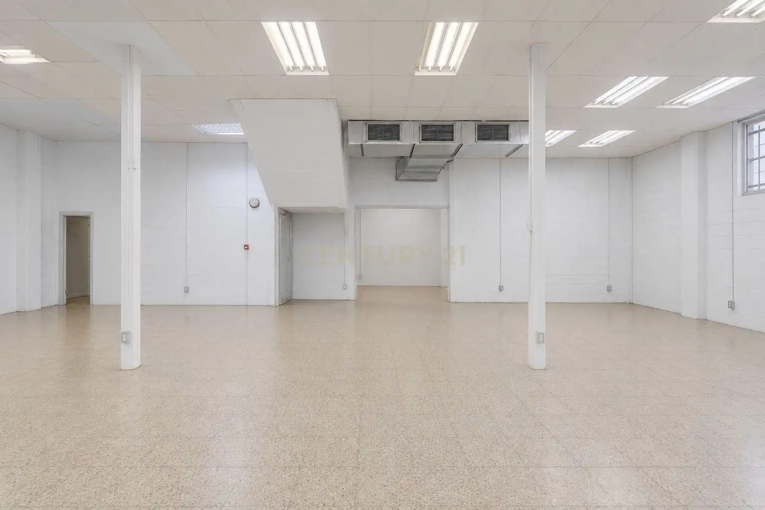 Fabrikhallen zum Verkauf in Donostia - San Sebastián 