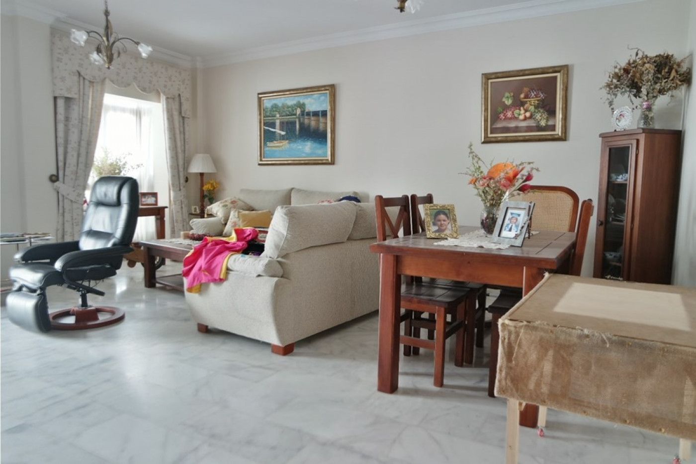 Living room of House or chalet for sale in Sanlúcar de Barrameda  with Parquet flooring, Terrace and Storage room