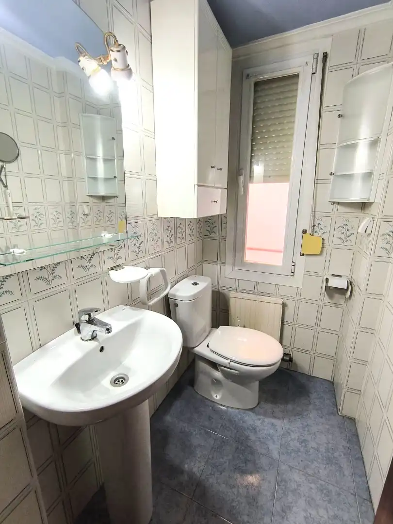 Bathroom of Flat for sale in Zaragoza  with Air Conditioner, Heating and Terrace