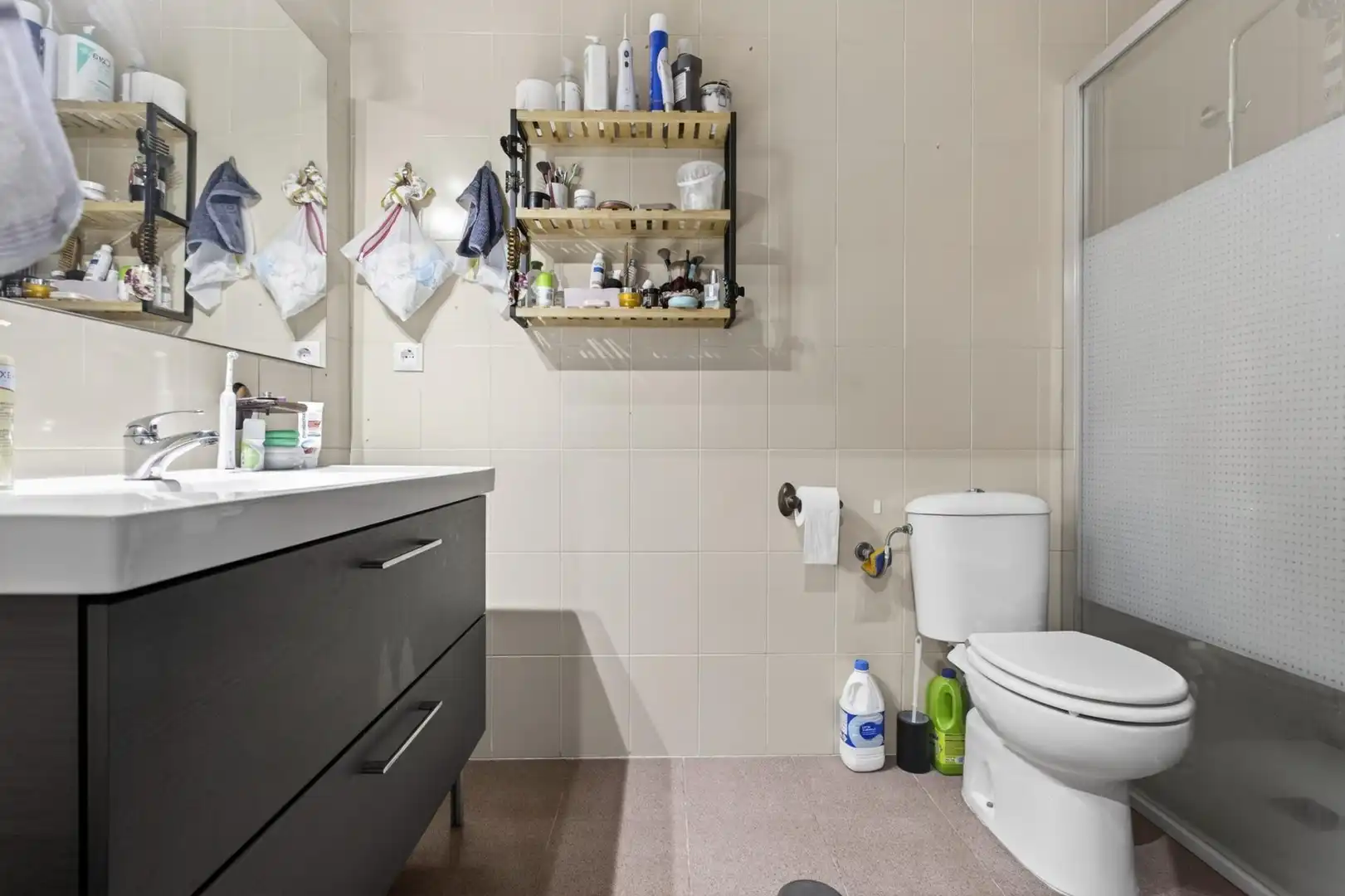 Baño de Piso en venta en Sevilla con Aire acondicionado, Terraza y Piscina comunitaria