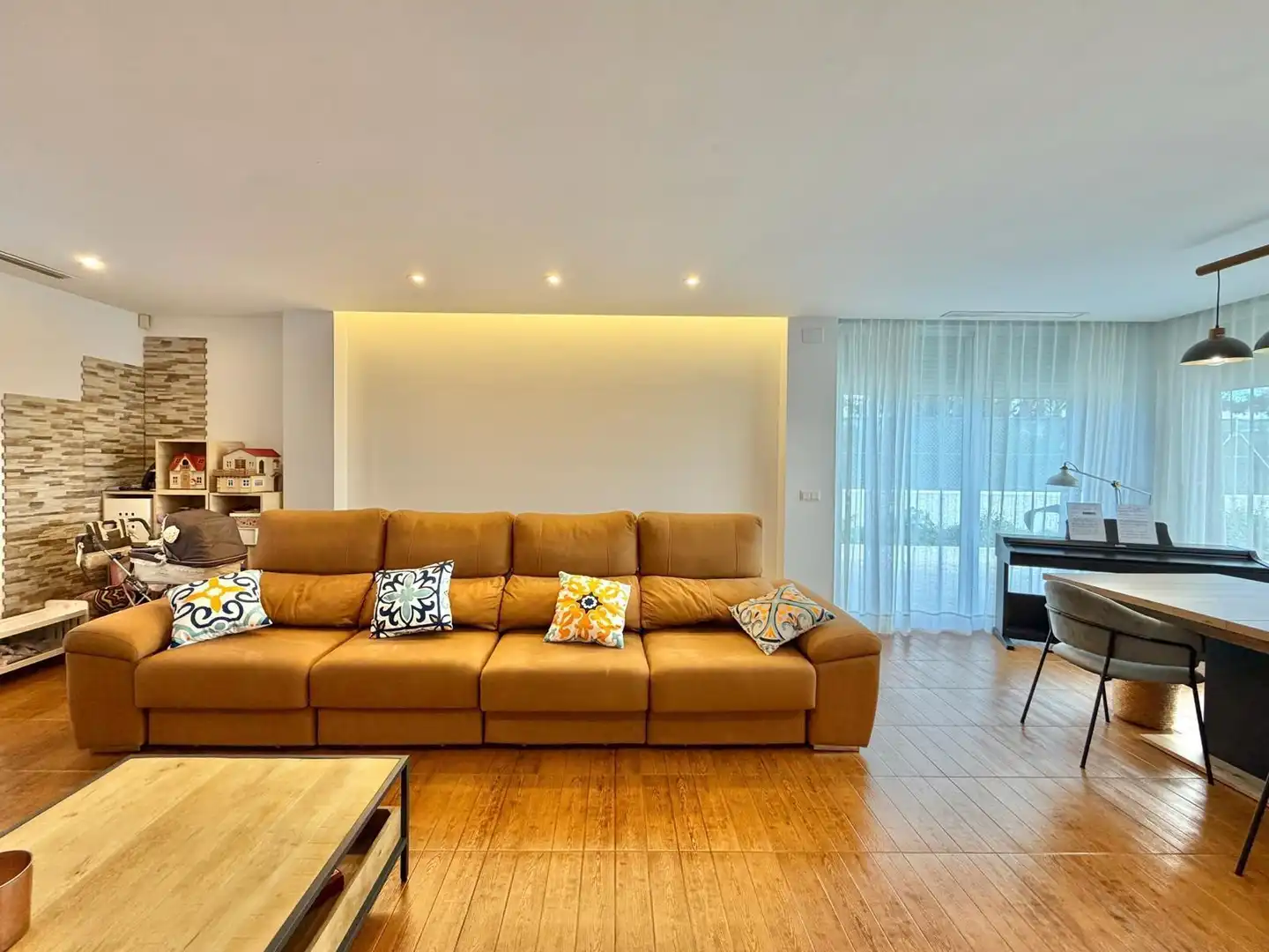 Sala de estar de Casa o chalet en venta en Elche / Elx con Aire acondicionado, Jardín privado y Terraza