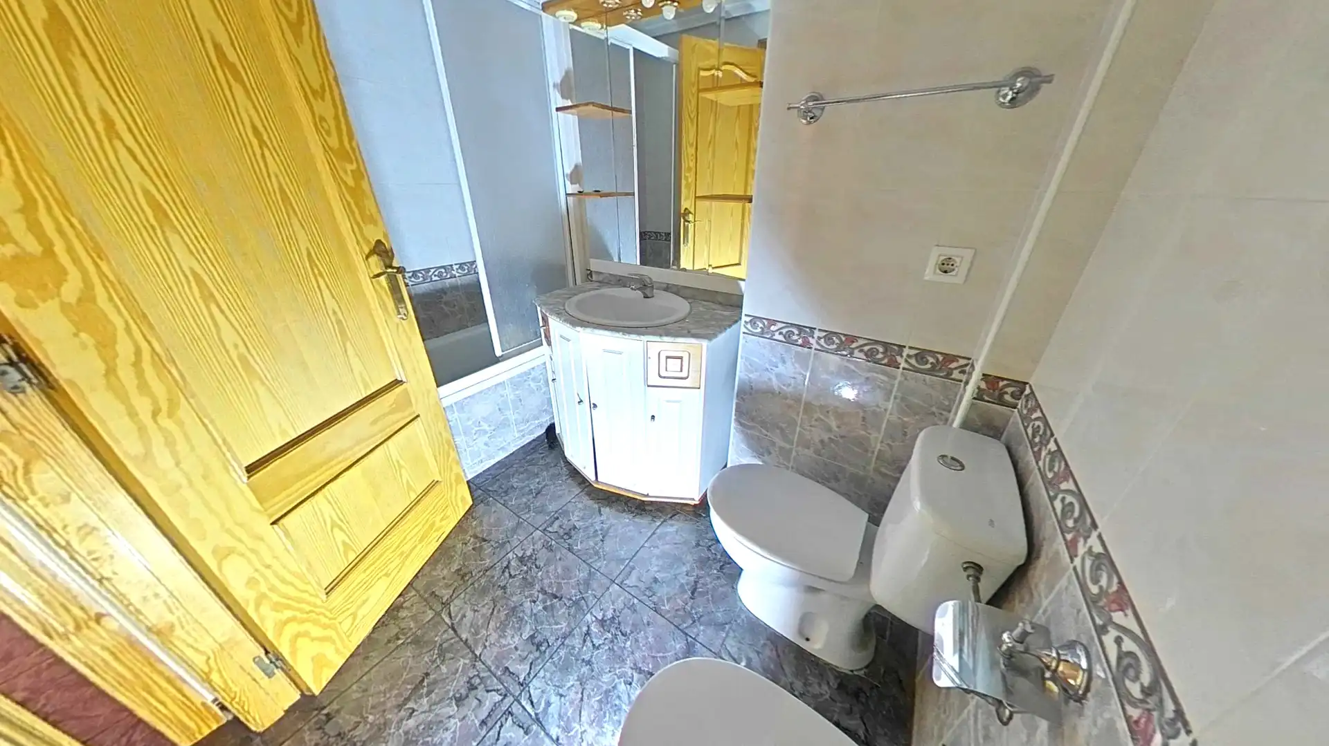 Bathroom of Flat for sale in Murcia  with Terrace