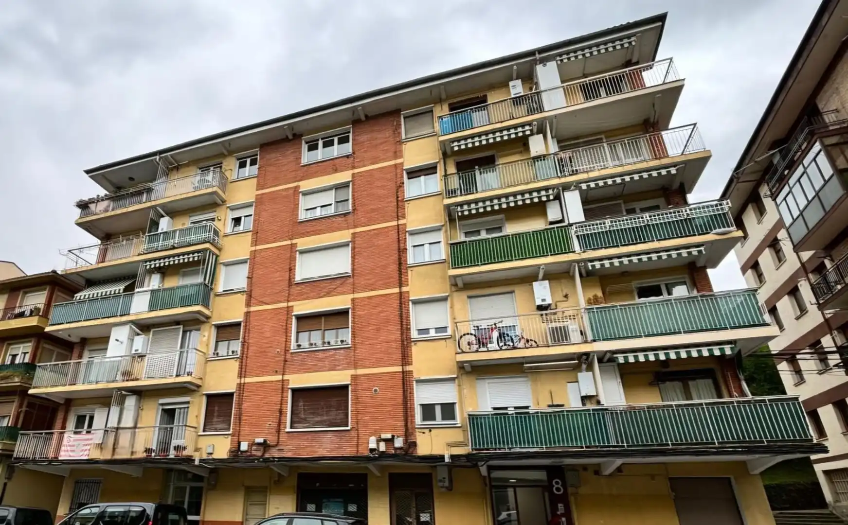 Vista exterior de Piso en venta en Laudio / Llodio con Calefacción y Terraza