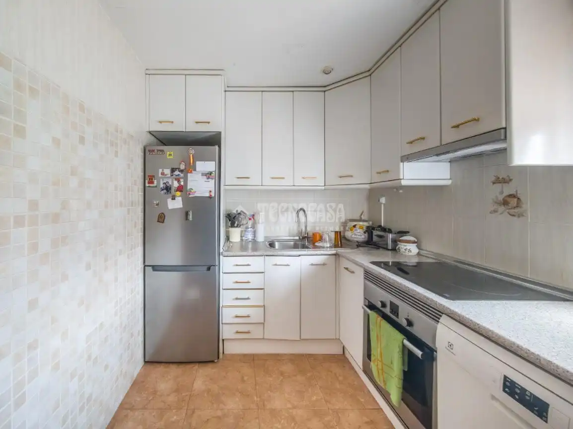 Cocina de Casa adosada en venta en Campo Real con Aire acondicionado