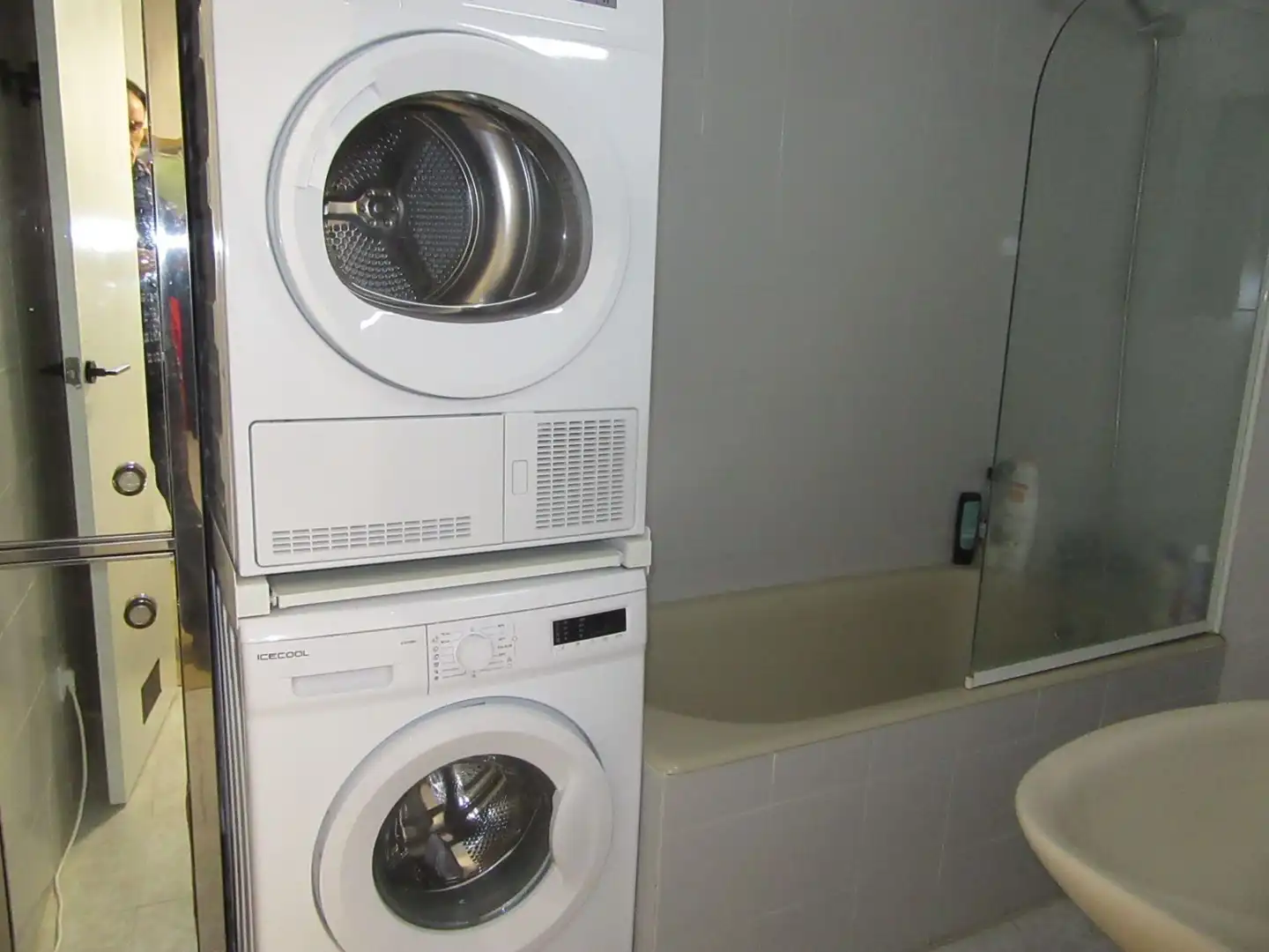 Baño de Apartamento en venta en Jaca con Calefacción, Terraza y Amueblado