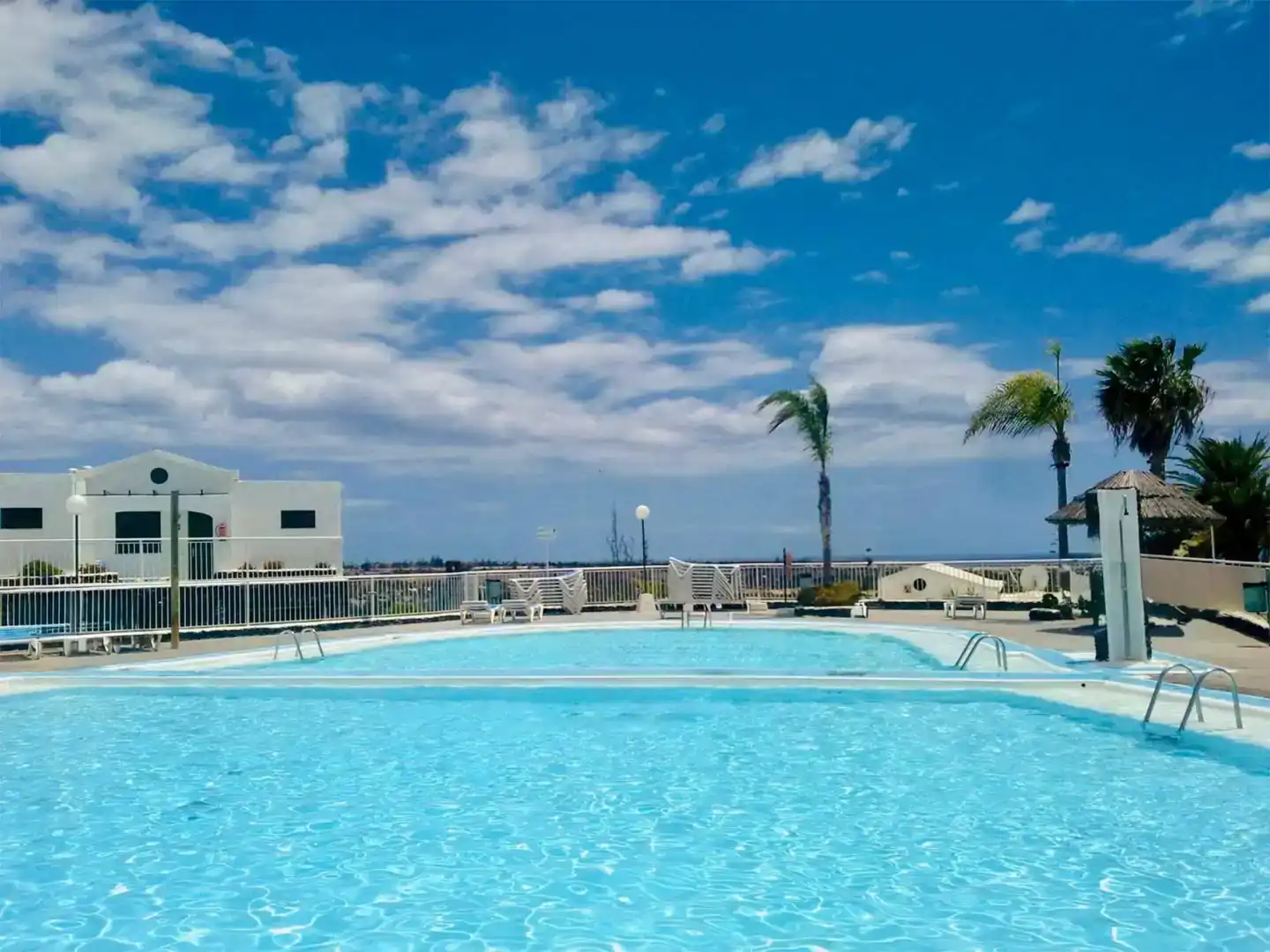 Piscina de Dúplex en venda en San Bartolomé de Tirajana amb Jardí privat, Traster i Piscina