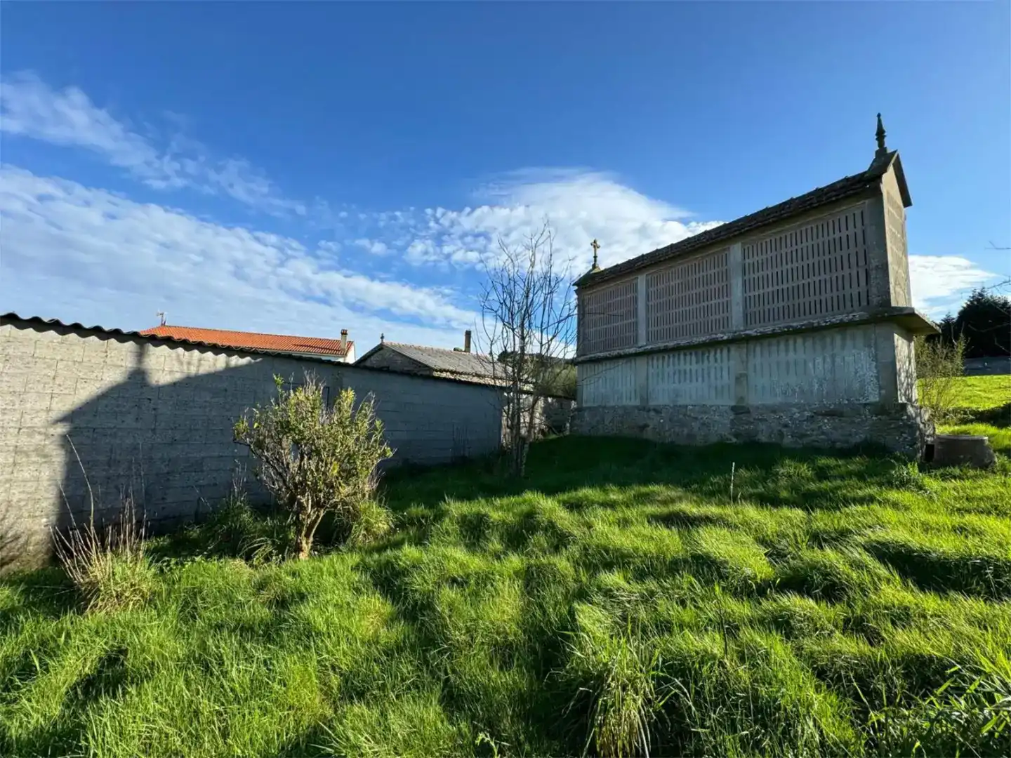 Wohnung zum Verkauf in Negreira mit Privatgarten und Möbliert