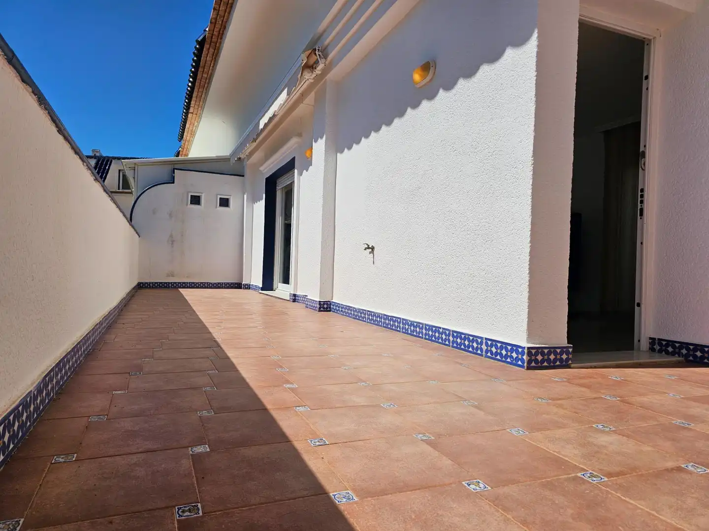 Terrassa de Àtic de lloguer en Dénia amb Aire condicionat, Calefacció i Jardí privat