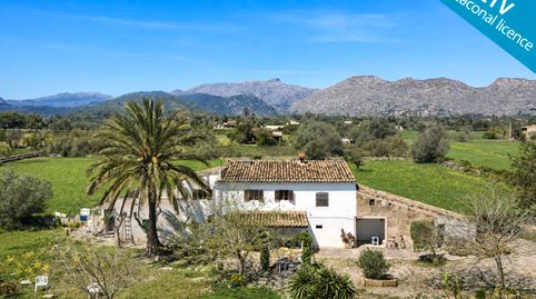 Atractiva oportunidad de inversión finca en Pollença con proyecto de ampliación y licencia turística Esta encantadora finca se enc