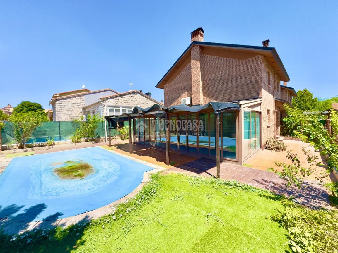 Garden of Single-family semi-detached for sale in Cabanillas del Campo  with Air Conditioner, Heating and Swimming Pool