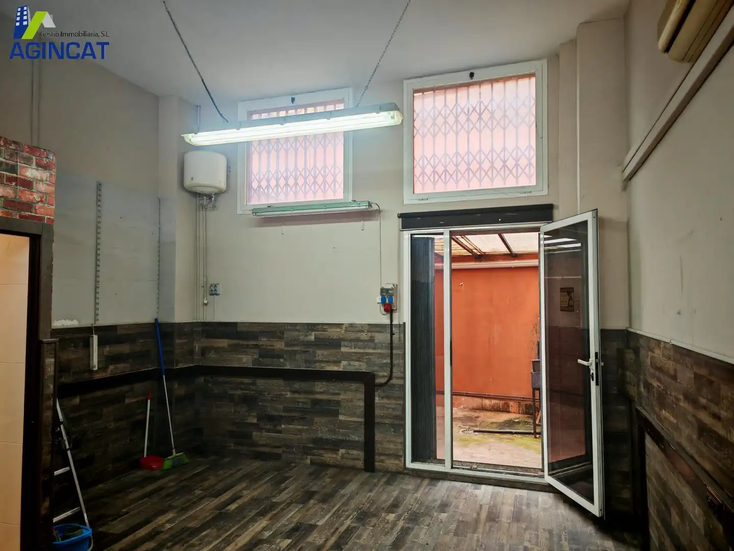 Commercial properties for sale in Carrer de la Palma, Els Merinals