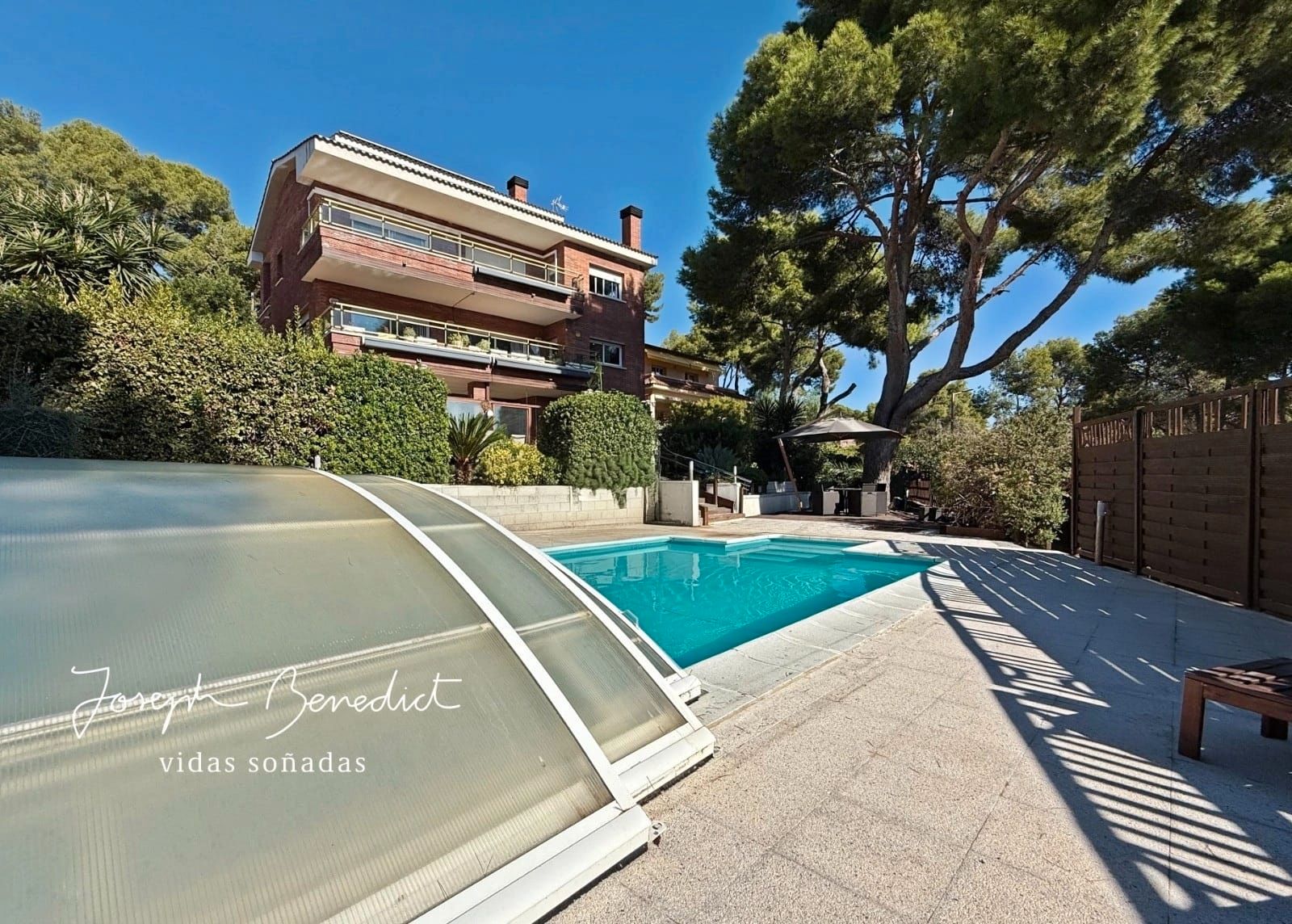 Piscina de Casa o xalet en venda en Castelldefels amb Aire condicionat, Calefacció i Jardí privat