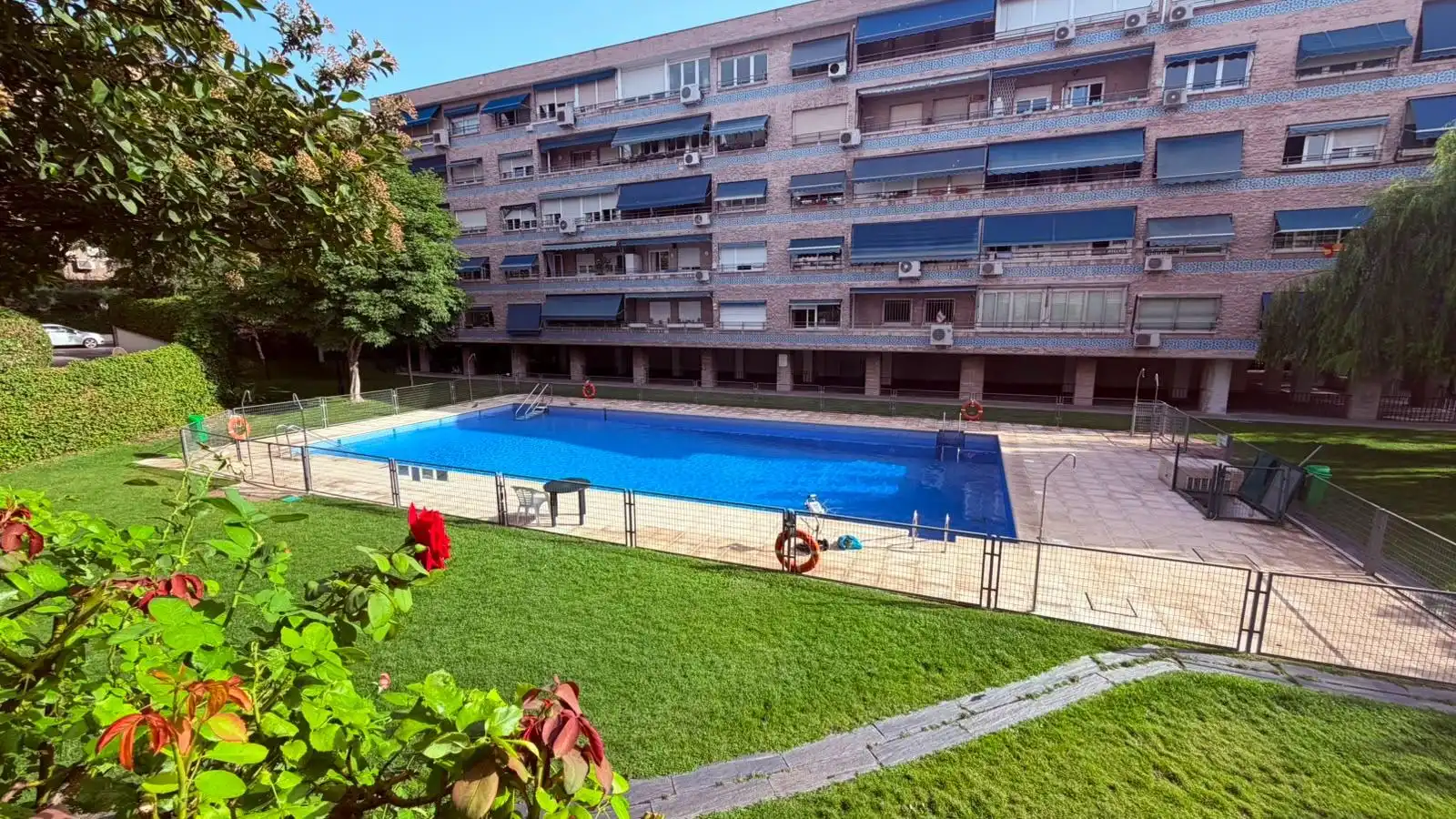 Schwimmbecken von Wohnung zur Miete in Madrid mit Klimaanlage, Heizung und Möbliert