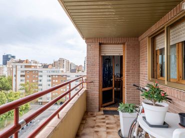 Piso con ascensor en venta en Vía HISPANIDAD 56