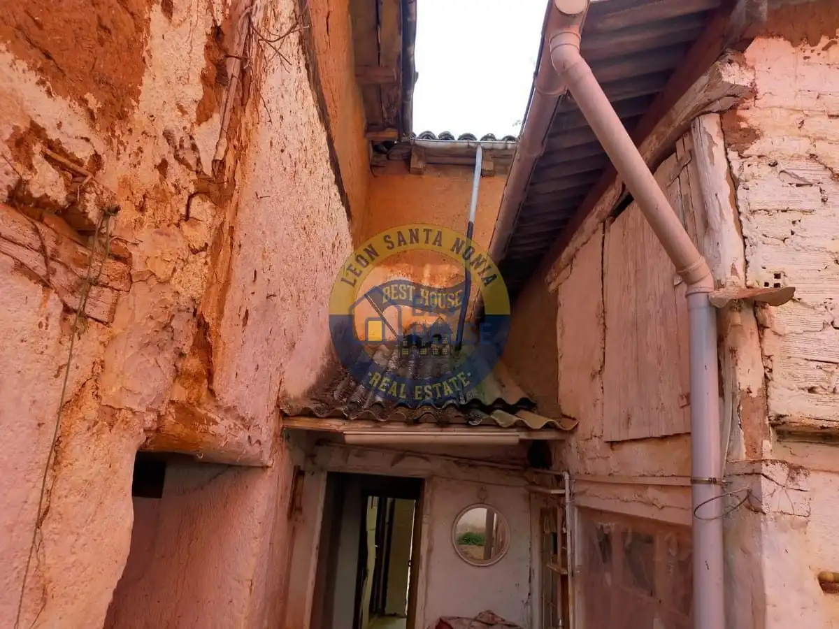 Exterior view of Country homes for sale in Mansilla de las Mulas  with Private garden and Balcony