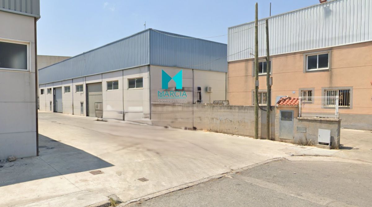 Vista exterior de Nave industrial de alquiler en Alzira