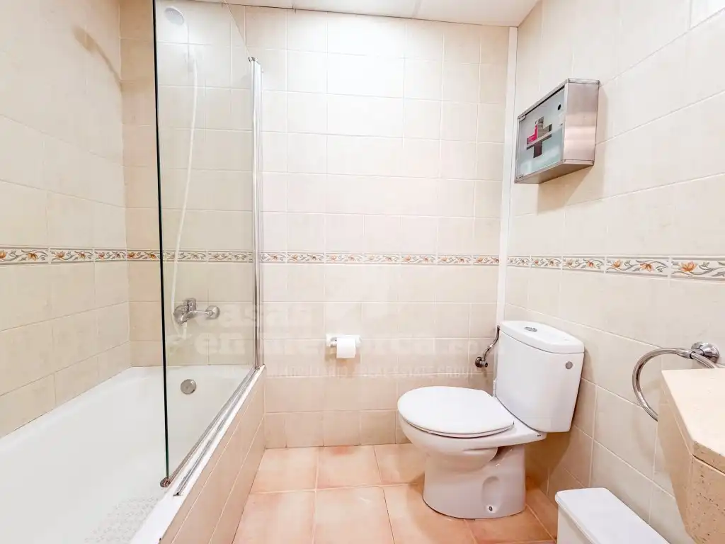 Baño de Apartamento en venta en Alaior con Aire acondicionado, Terraza y Piscina