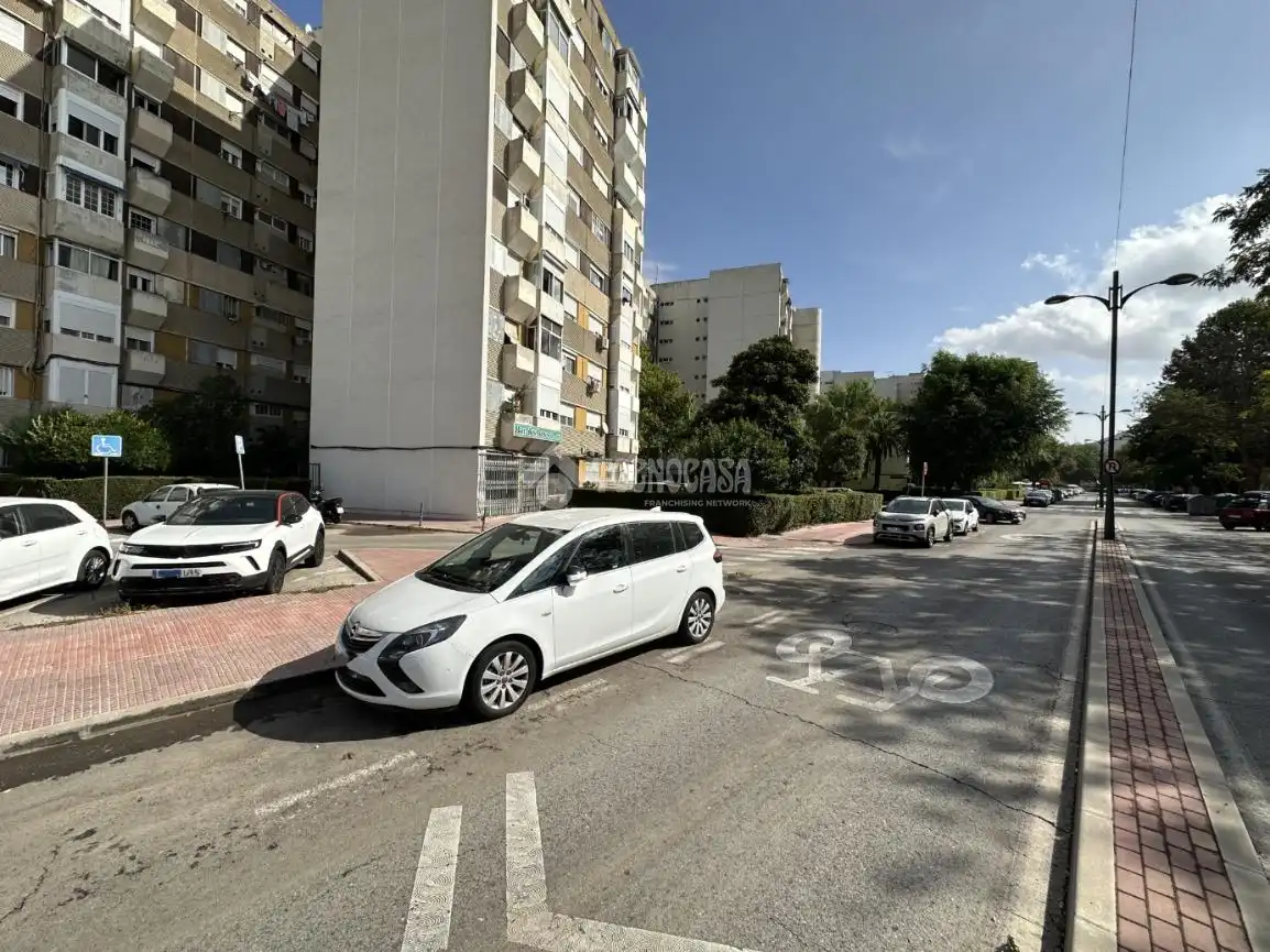 Vista exterior de Pis en venda en Alcalá de Henares amb Calefacció i Terrassa