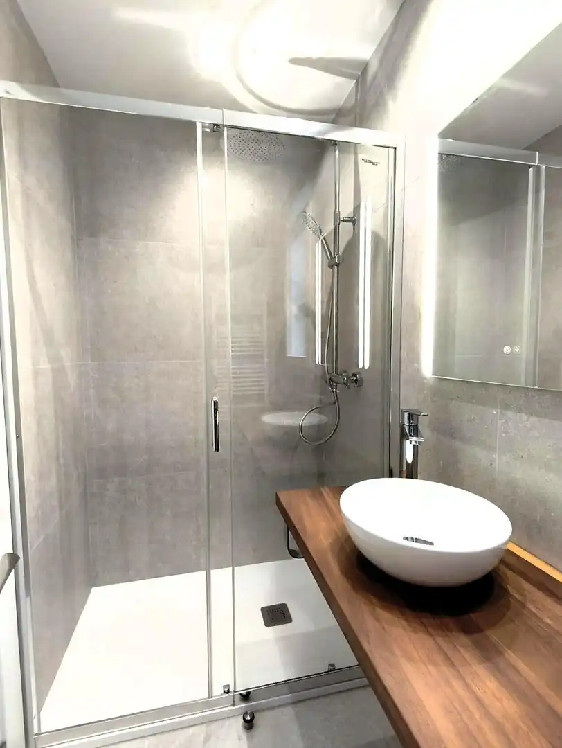 Baño de Piso de alquiler en Santander con Calefacción