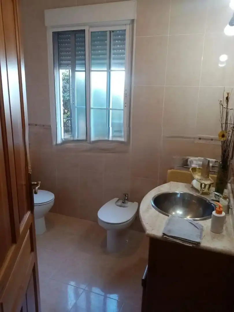 Bany de Casa o xalet en venda en Córdoba amb Aire condicionat, Piscina i Moblat