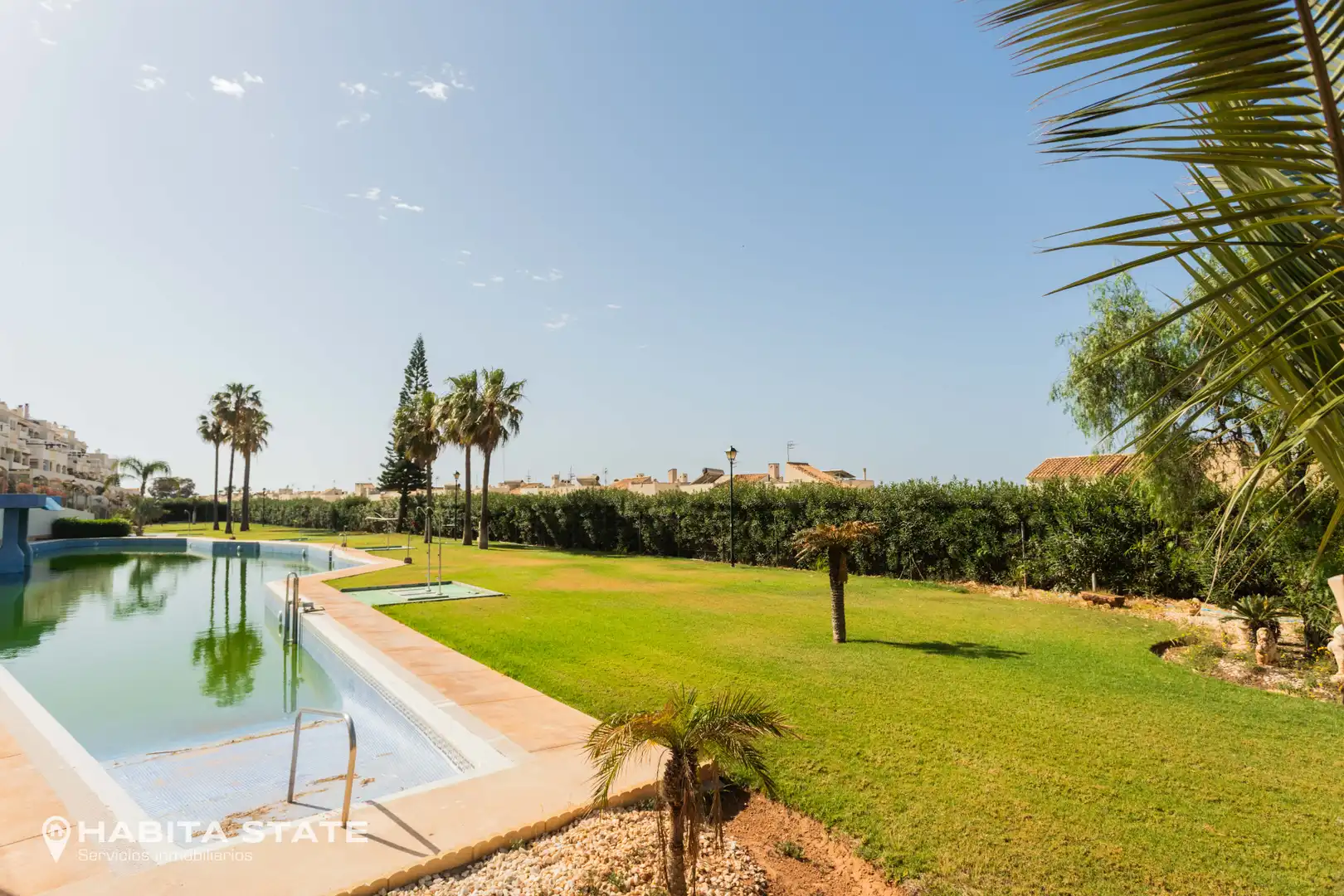 Piscina de Apartamento en venta en El Ejido con Terraza, Amueblado y Horno