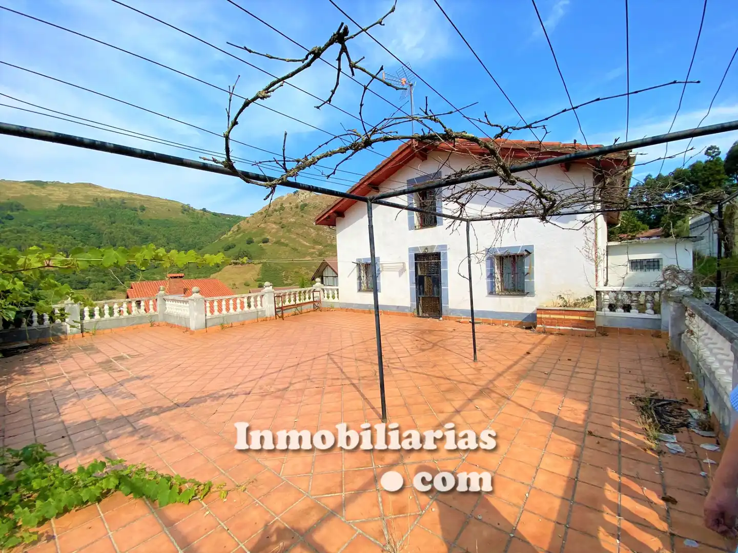 Vista exterior de Finca rústica en venta en Castro-Urdiales con Calefacción, Jardín privado y Terraza