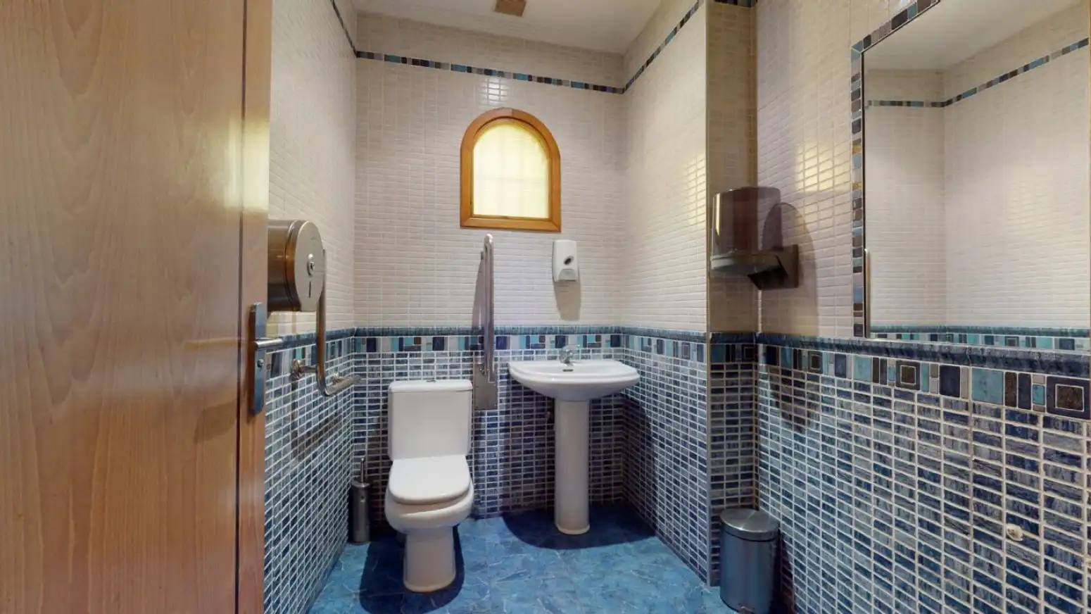 Baño de Local en venta en San Martín de Unx