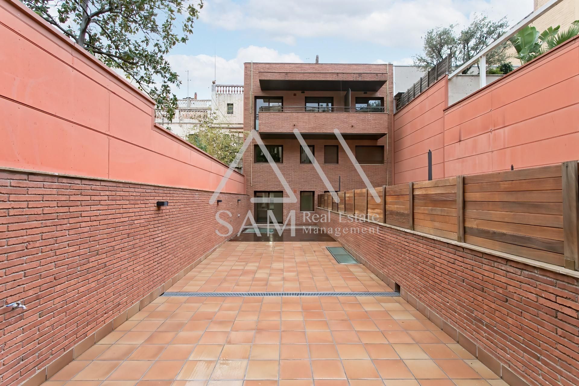 Vista exterior de Planta baixa en venda en  Barcelona Capital amb Aire condicionat i Traster