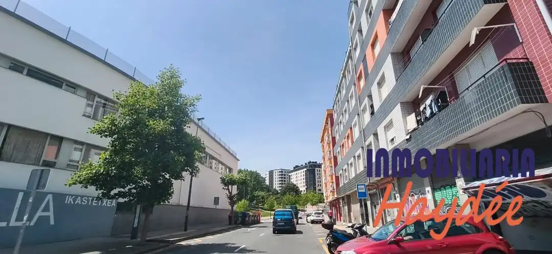 Vista exterior de Local en venta en Bilbao 