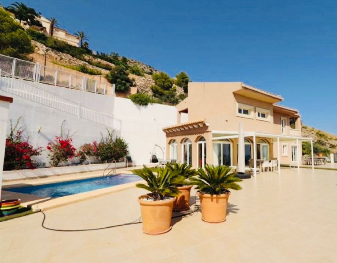 Vista exterior de Casa o xalet en venda en Altea amb Aire condicionat, Calefacció i Jardí privat