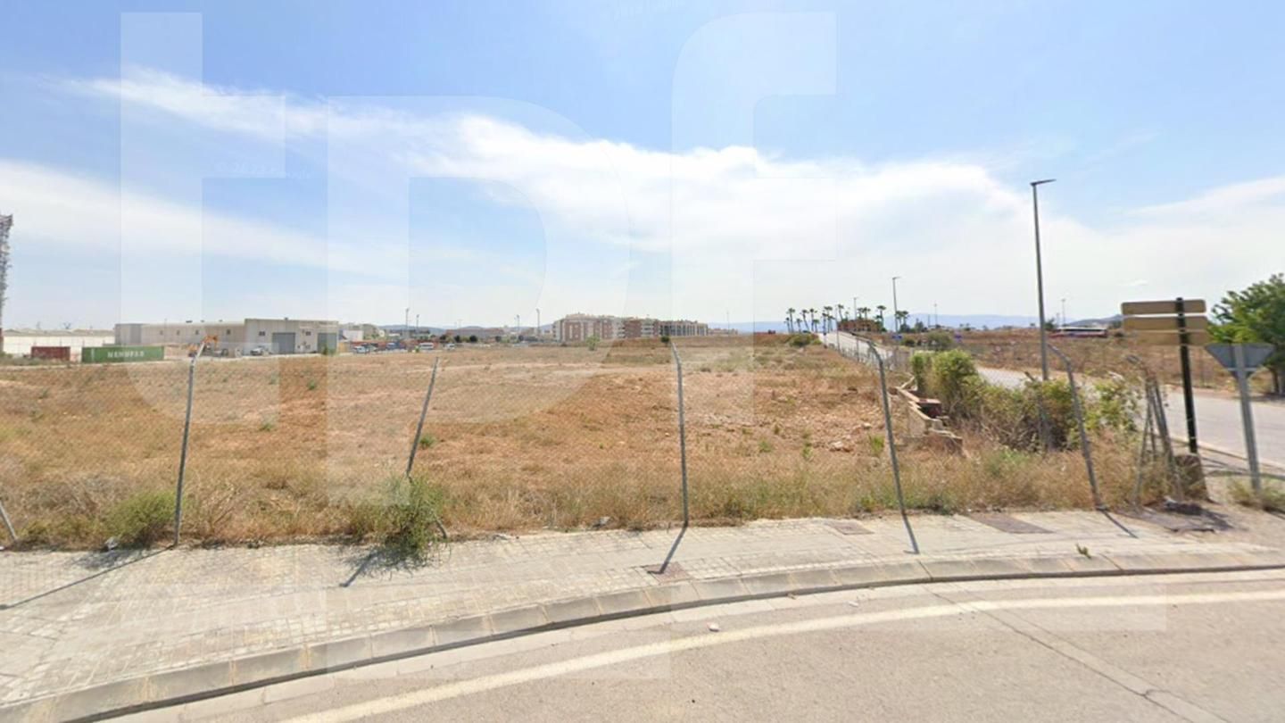 Industrial land for sale in La Pobla de Vallbona
