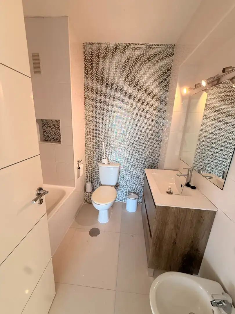 Bathroom of Flat for sale in Torremolinos  with Terrace and Community pool