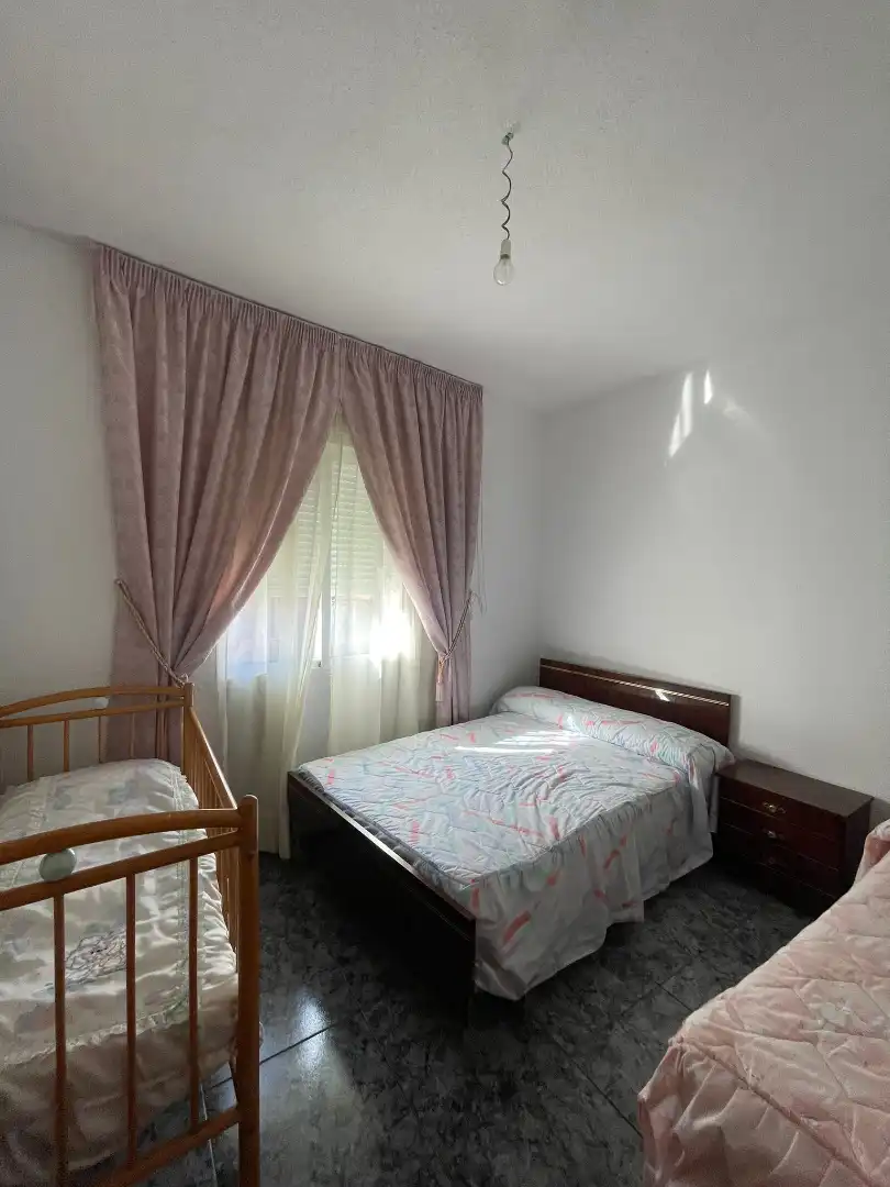 Habitación de Casa o chalet en venta en Valdeobispo con Terraza, Trastero y Amueblado
