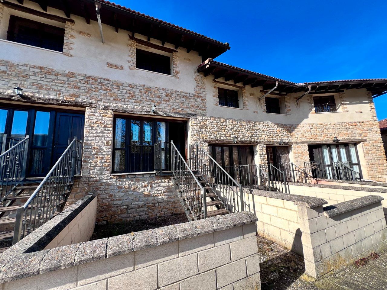 Exterior view of Single-family semi-detached for sale in Aguilar de Campoo  with Heating, Parquet flooring and Furnished