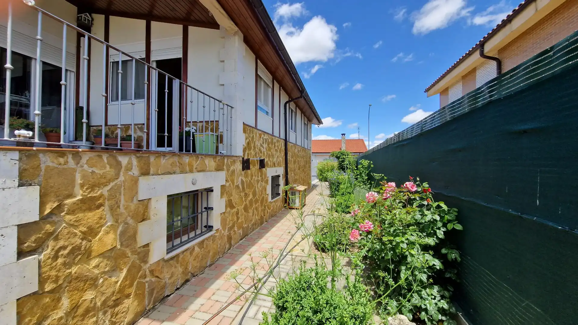 Vista exterior de Casa o chalet en venta en Carrión de los Condes con Calefacción, Jardín privado y Terraza