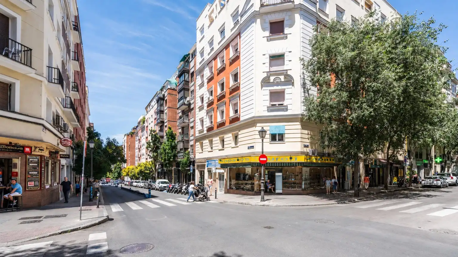 Vista exterior de Pis en venda en Madrid amb Calefacció, Traster i Moblat